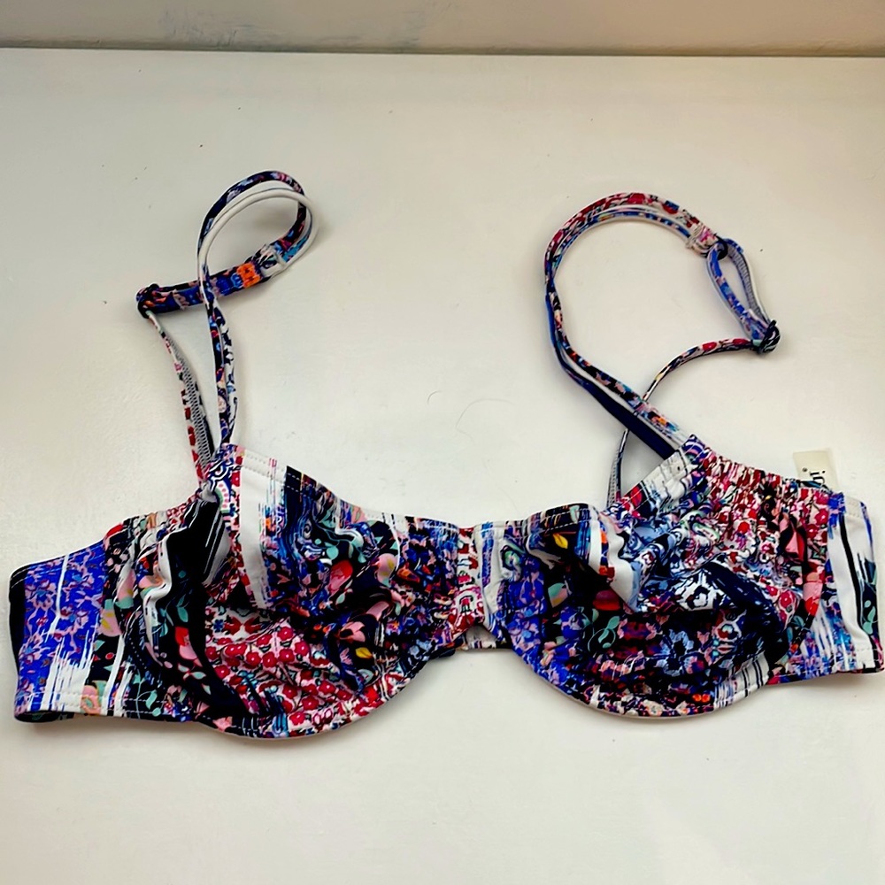 Swimsuit Top 36B